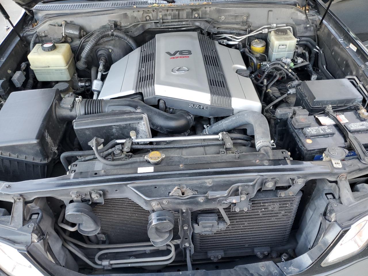 2004 Lexus LX - Image 12