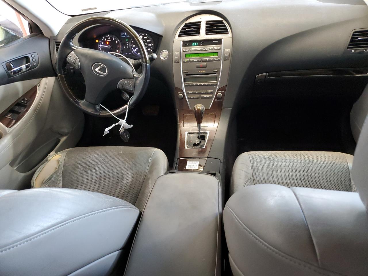 2010 Lexus ES - Image 8