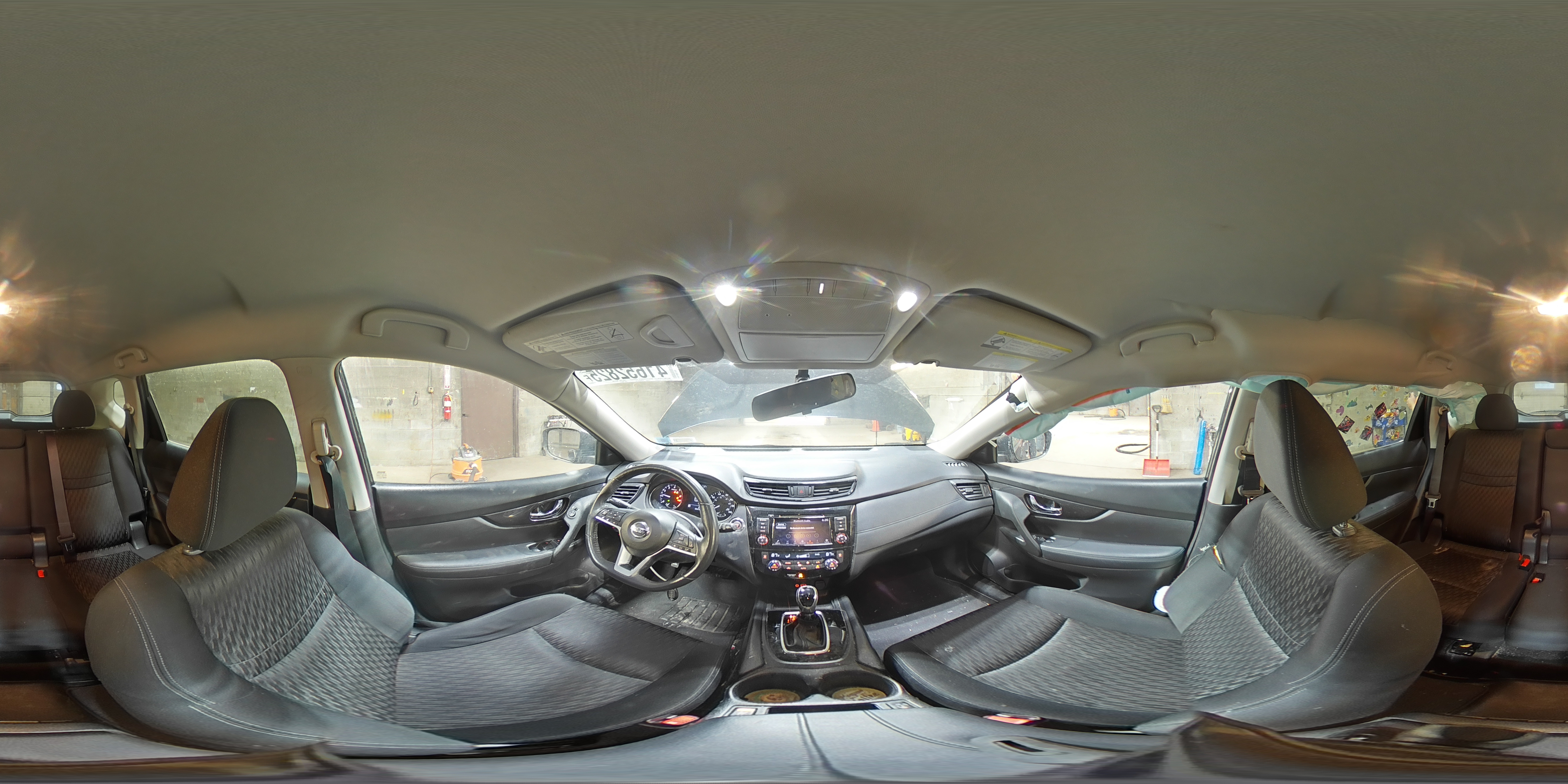2018 Nissan Rogue - Image 13