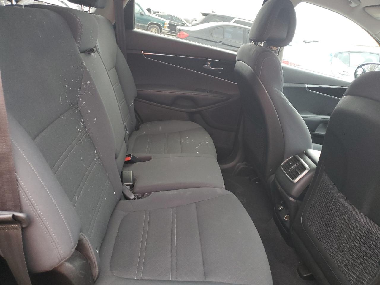 2017 Kia Sorento - Image 11