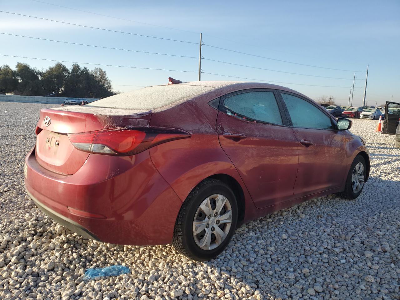 2016 Hyundai Elantra - Image 3