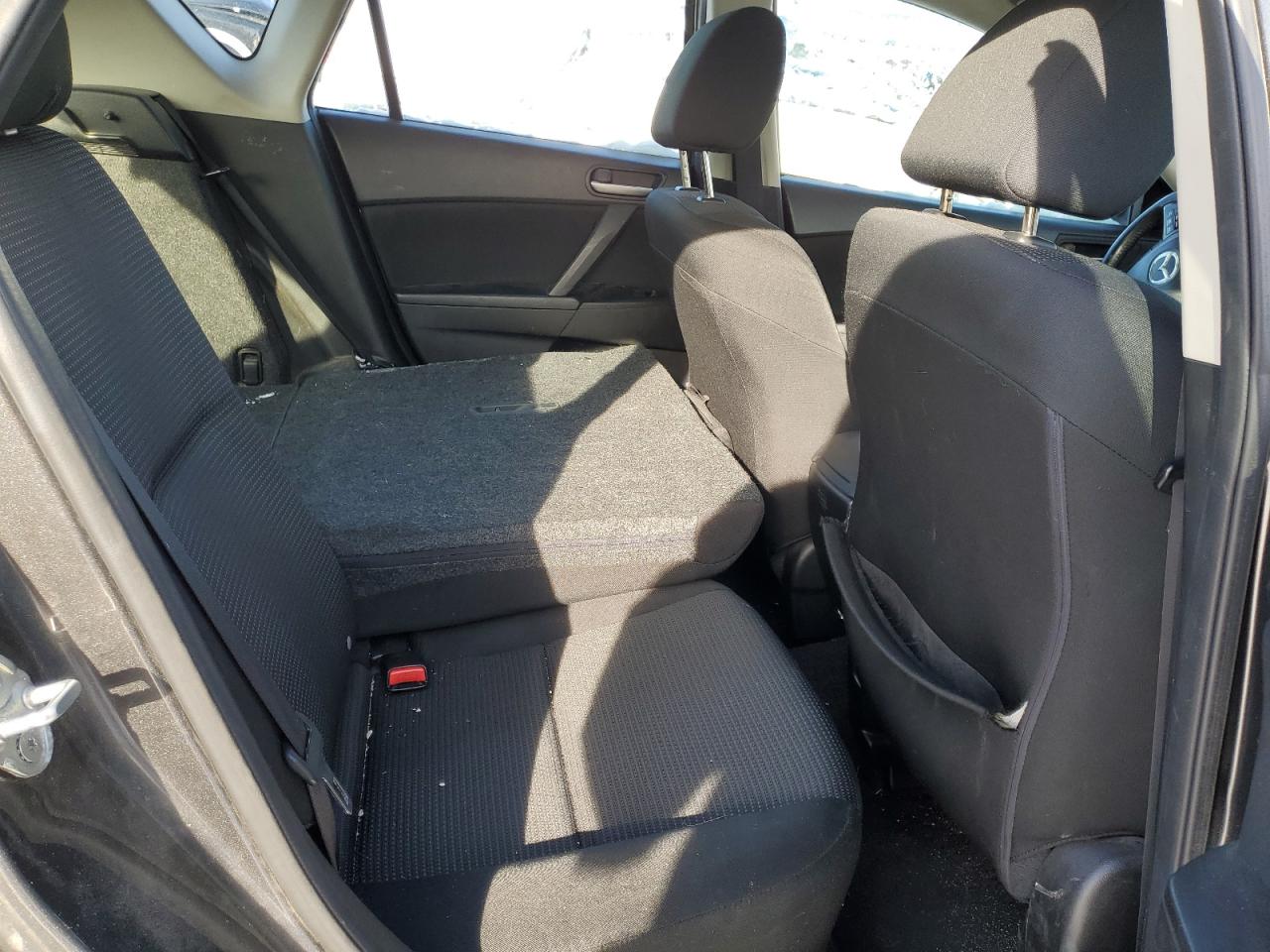 2012 Mazda 3 - Image 10