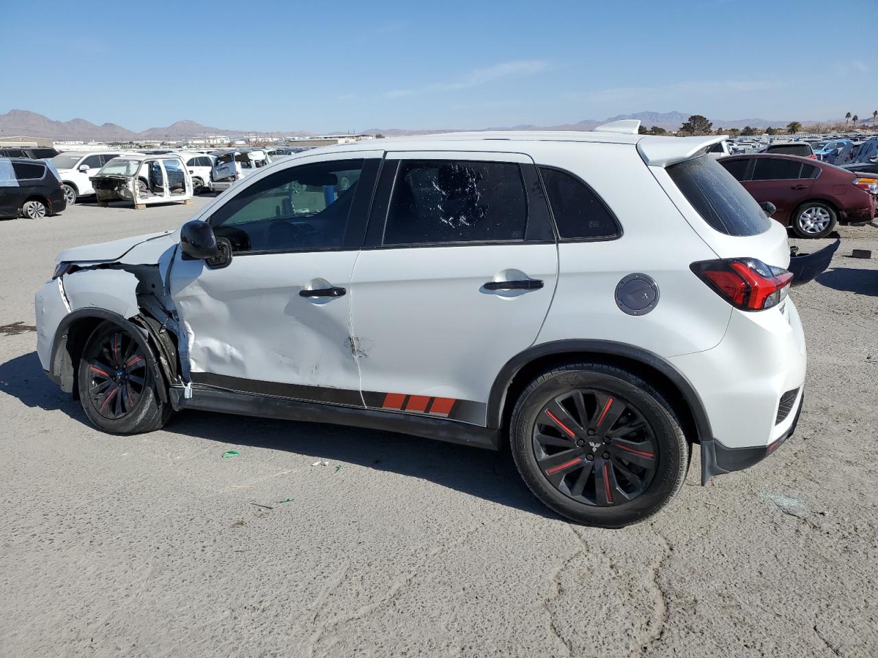 2021 Mitsubishi Outlander - Image 2