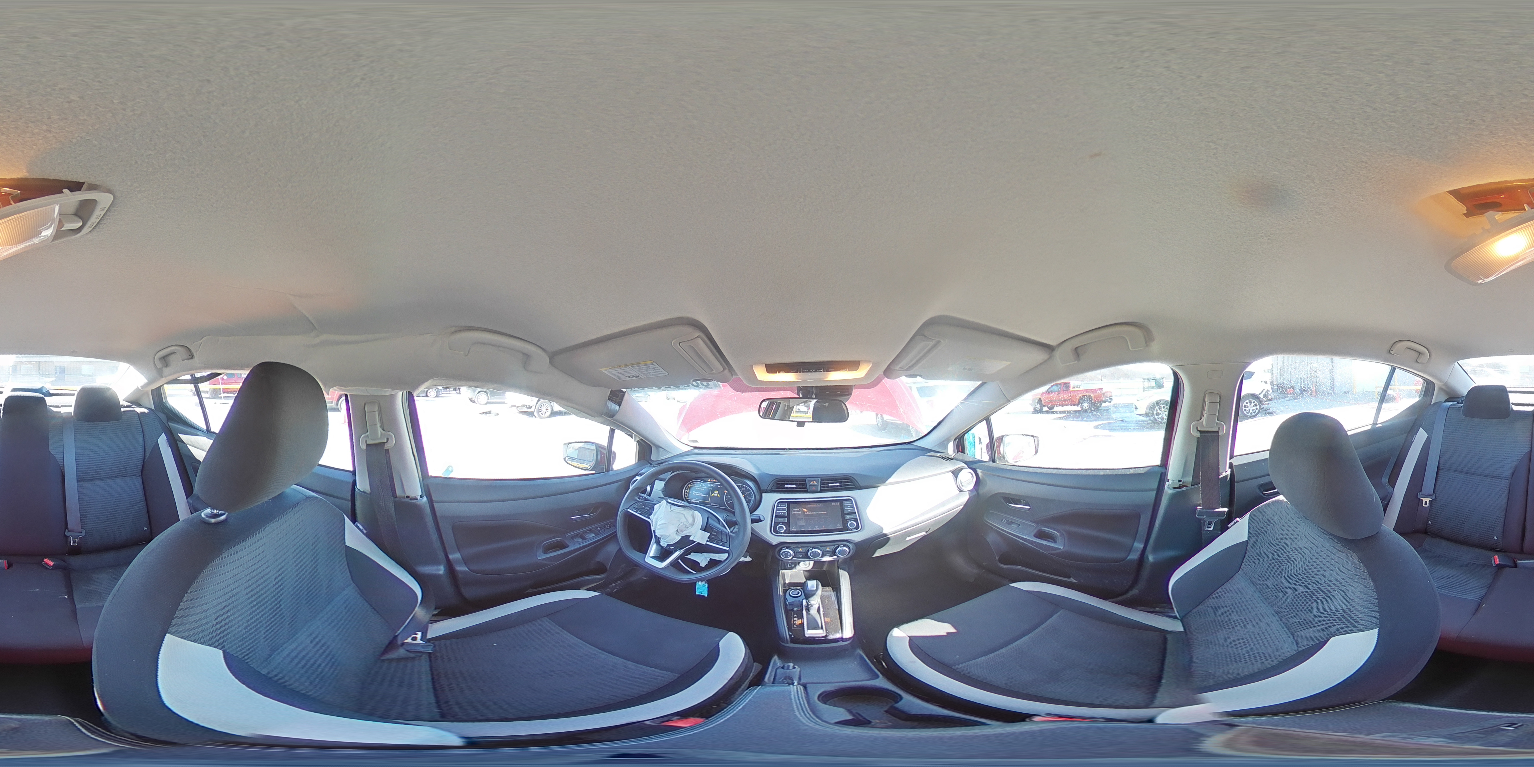 2021 Nissan Versa - Image 15