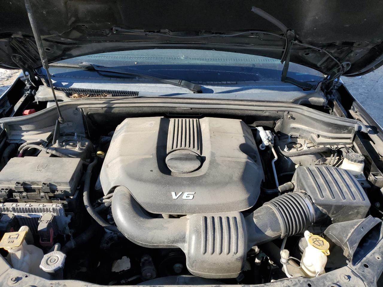2015 Jeep Grand Cherokee - Image 12