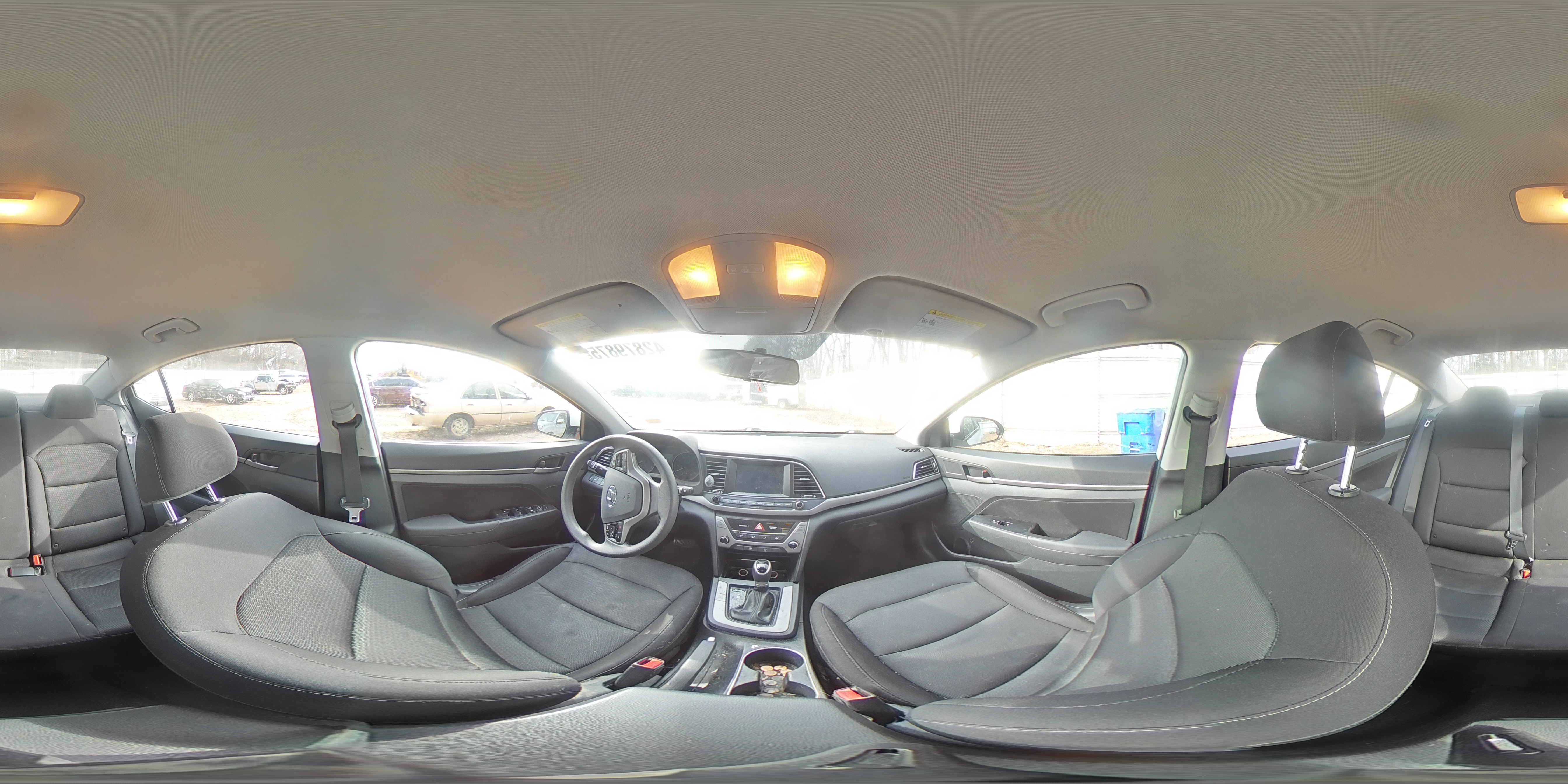 2018 Hyundai Elantra - Image 12