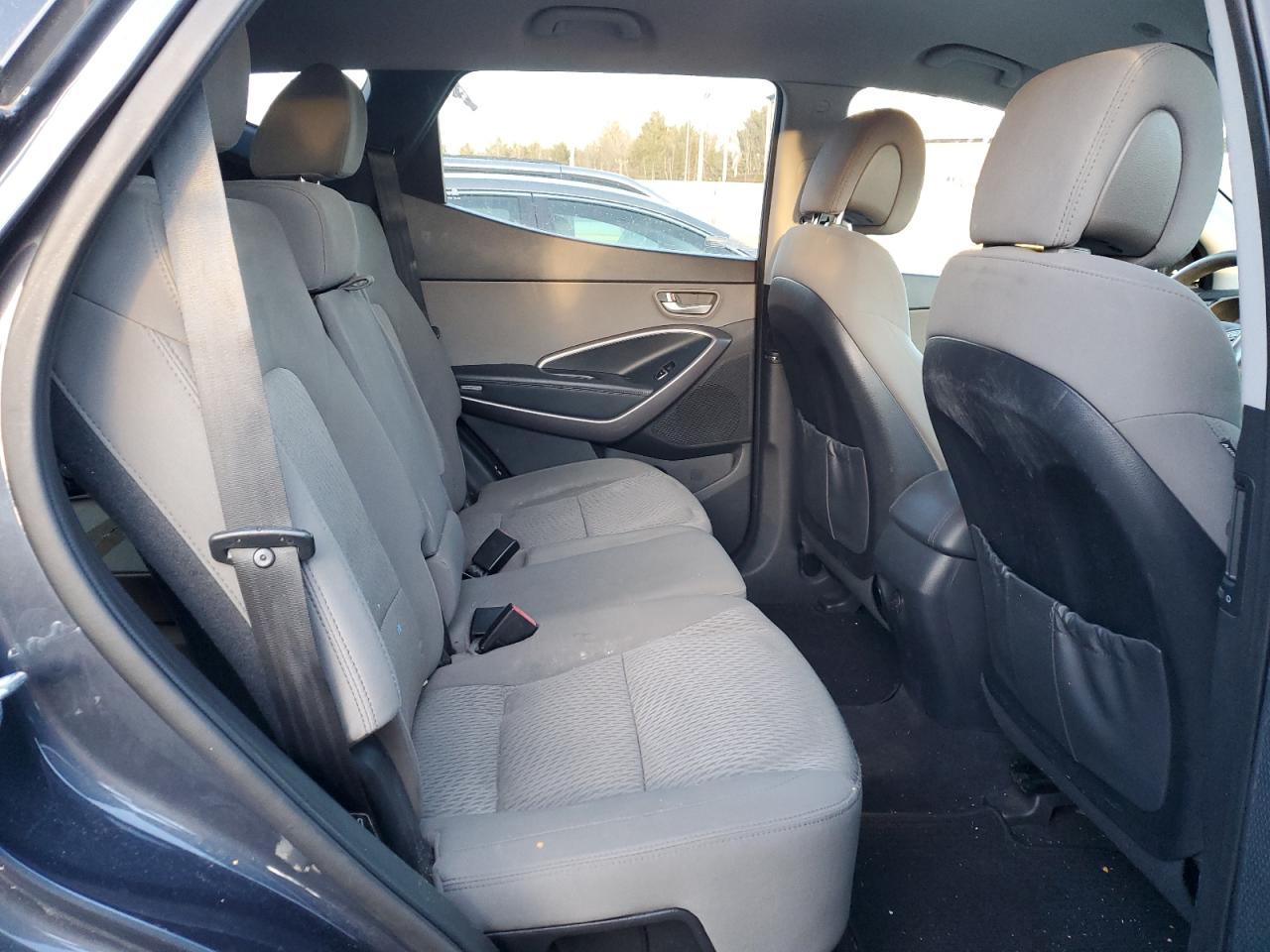 2015 Hyundai Santa Fe - Image 11