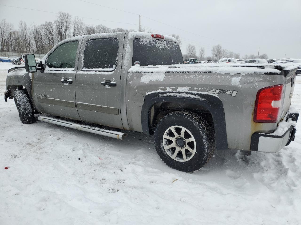 2009 Chevrolet Silverado - Image 2