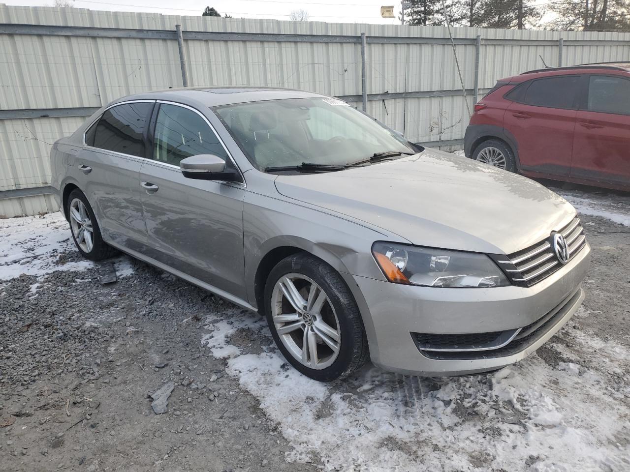 VIN 1VWBT7A32EC055697 2014 VOLKSWAGEN PASSAT no.4