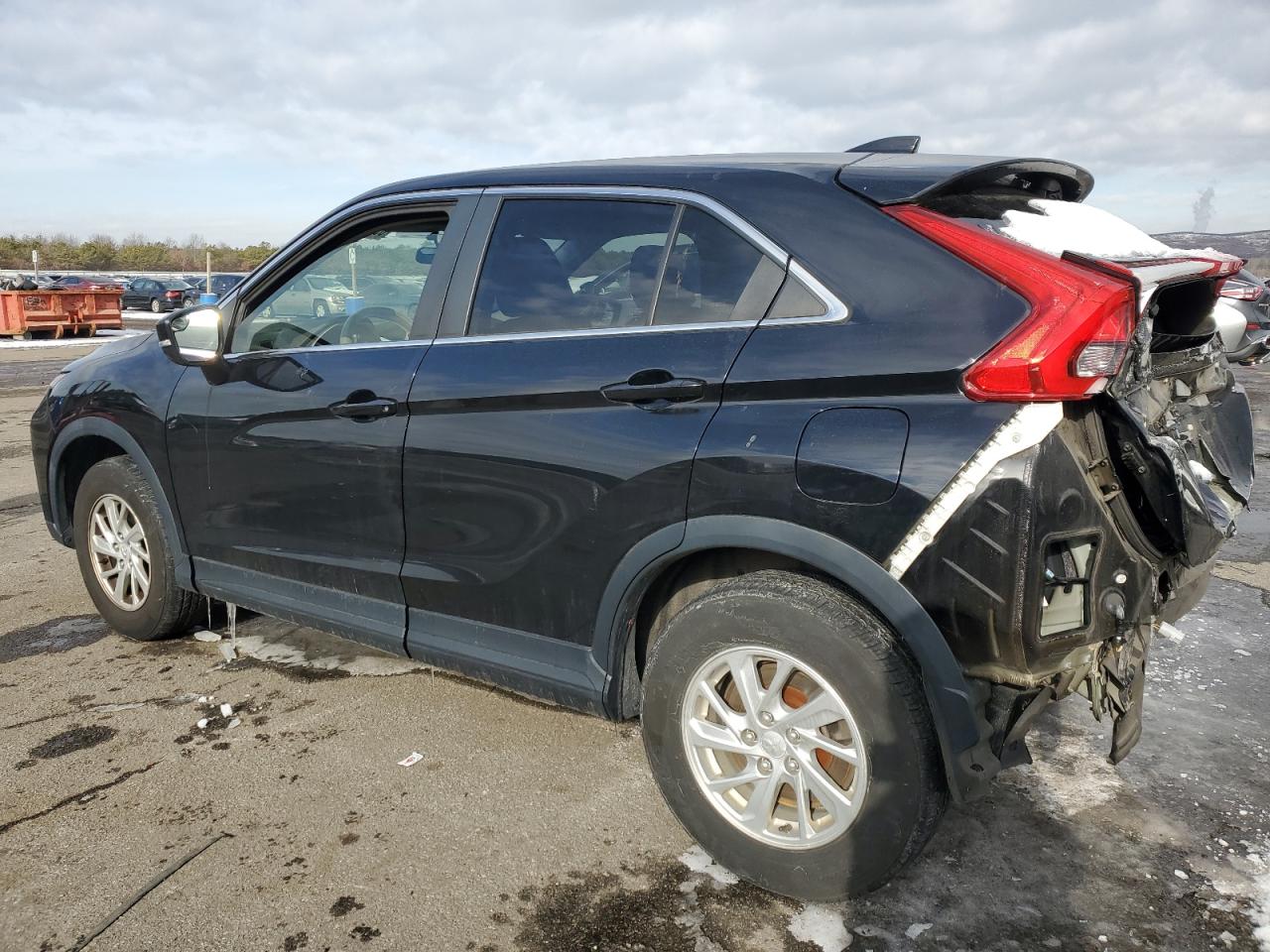 2018 Mitsubishi Eclipse - Image 2