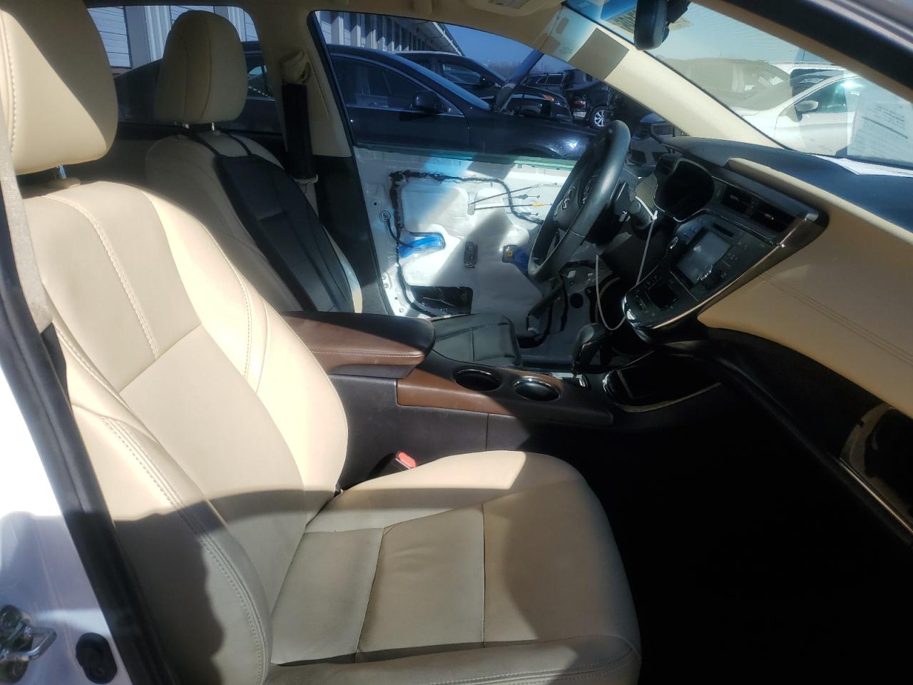 2016 Toyota Avalon - Image 7