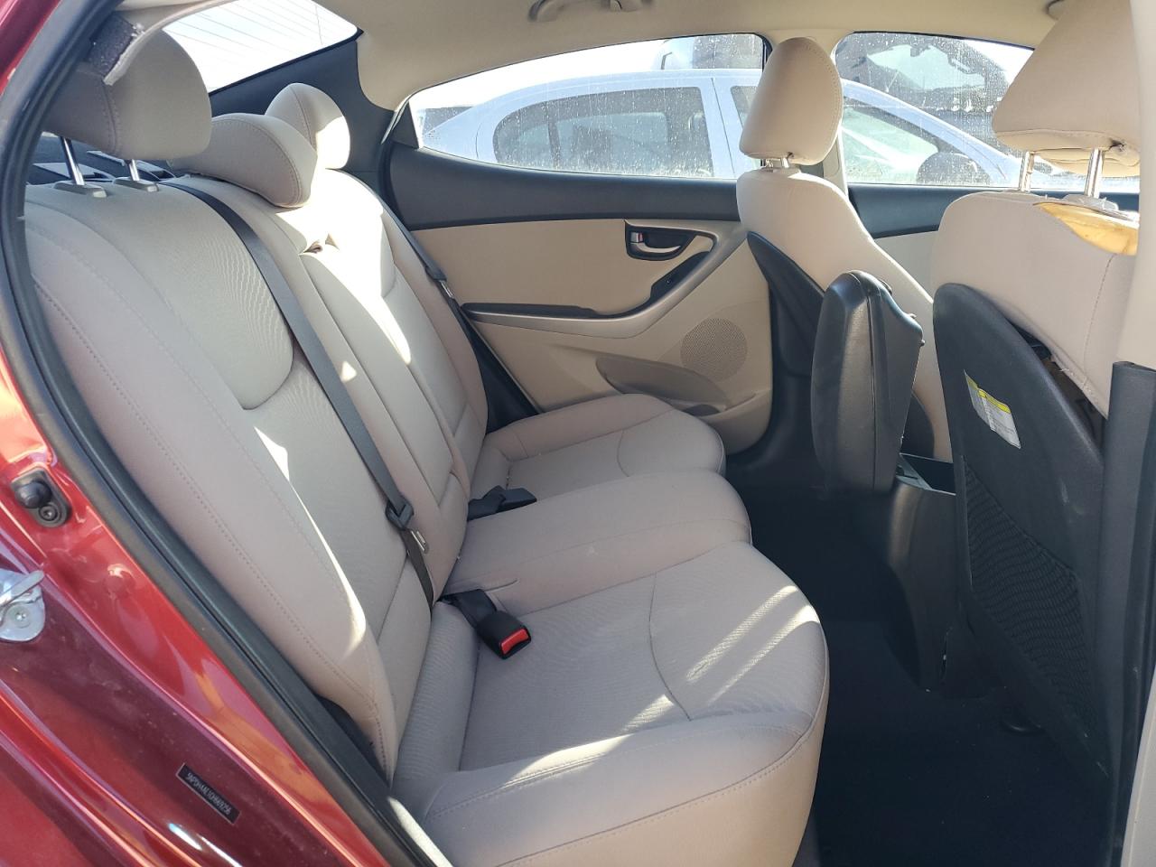 2016 Hyundai Elantra - Image 10