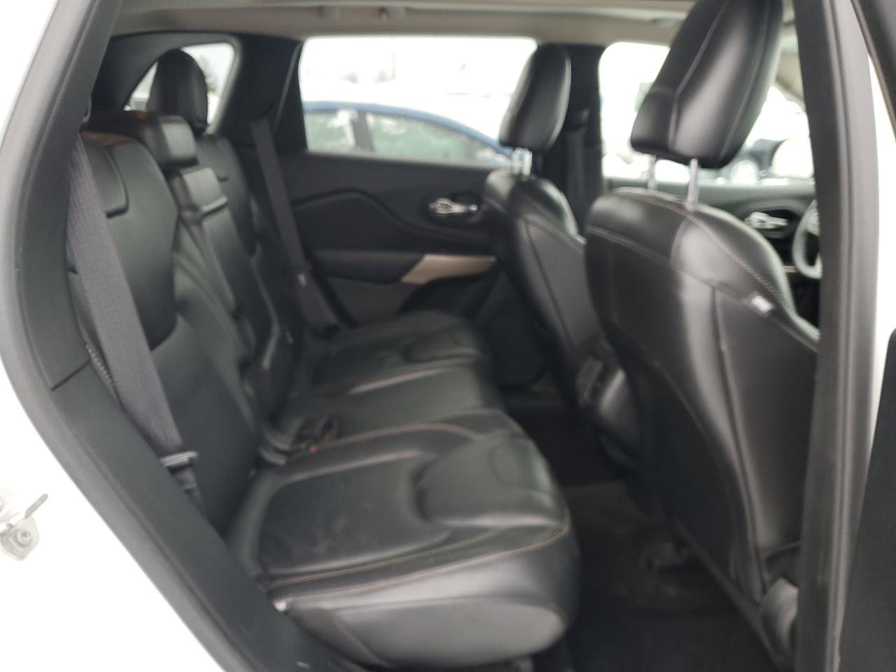 2017 Jeep Grand Cherokee - Image 11