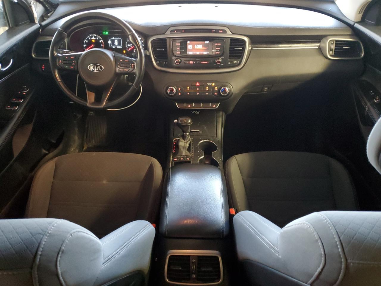 2016 Kia Sorento - Image 8