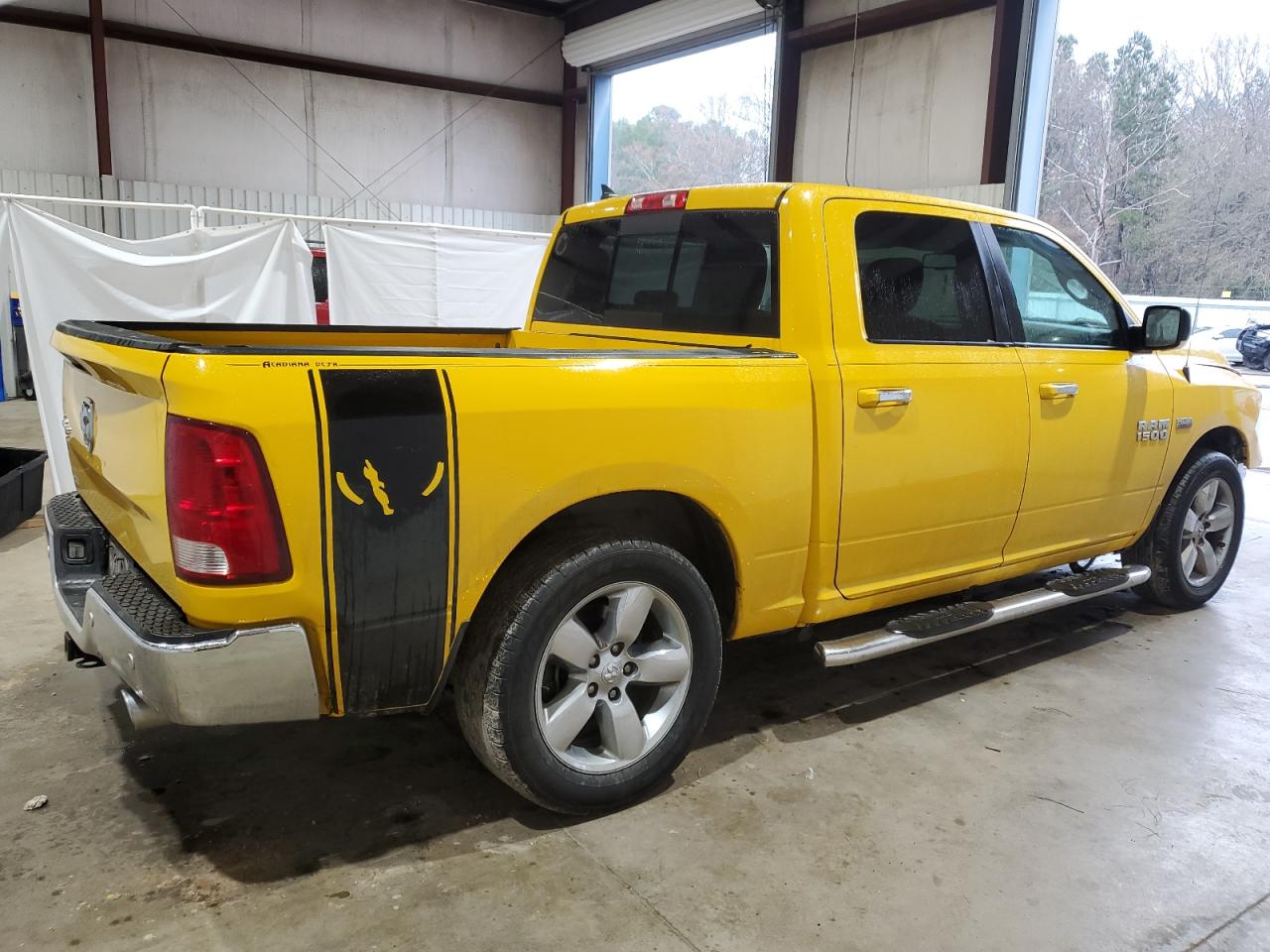 2016 RAM 1500 - Image 3