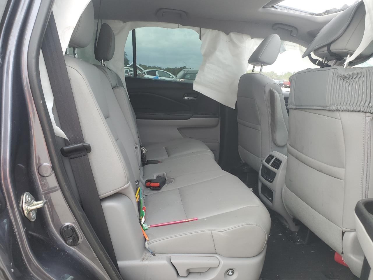 2017 Honda Pilot - Image 11