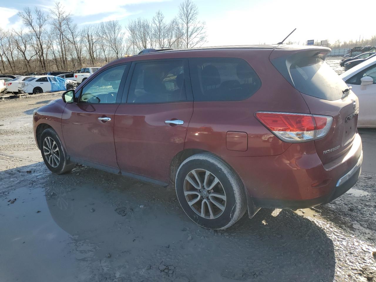 2014 Nissan Pathfinder - Image 2
