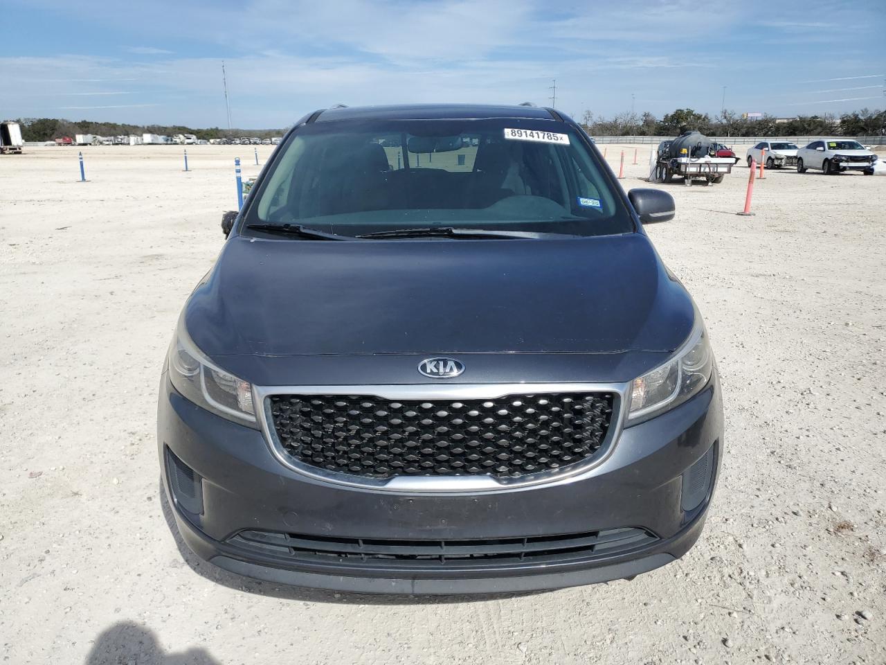 2015 Kia Sedona - Image 5