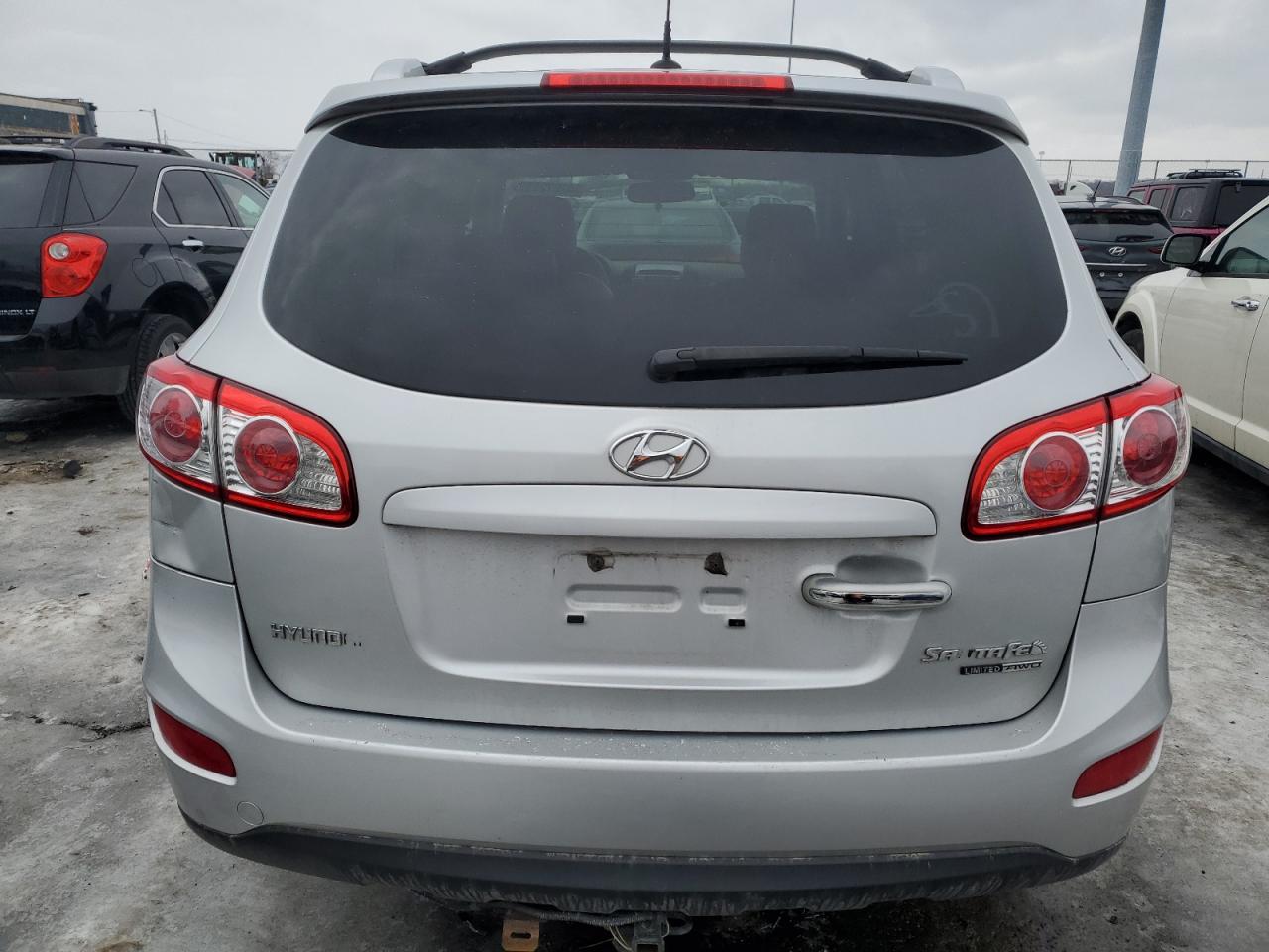 2011 Hyundai Santa Fe - Image 6