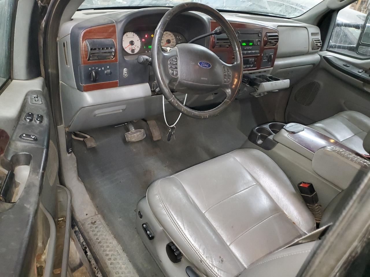 2005 Ford F350 - Image 8