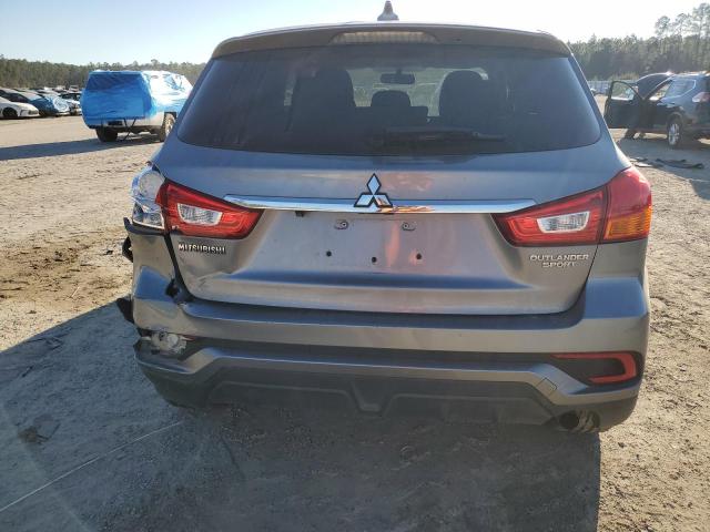  MITSUBISHI OUTLANDER 2018 Серый