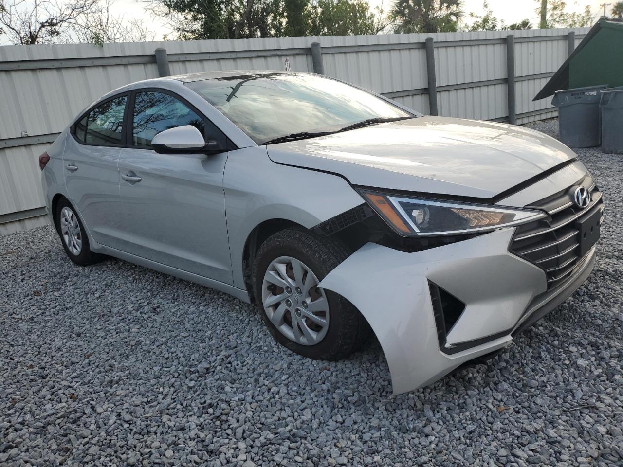 2020 Hyundai Elantra - Image 4