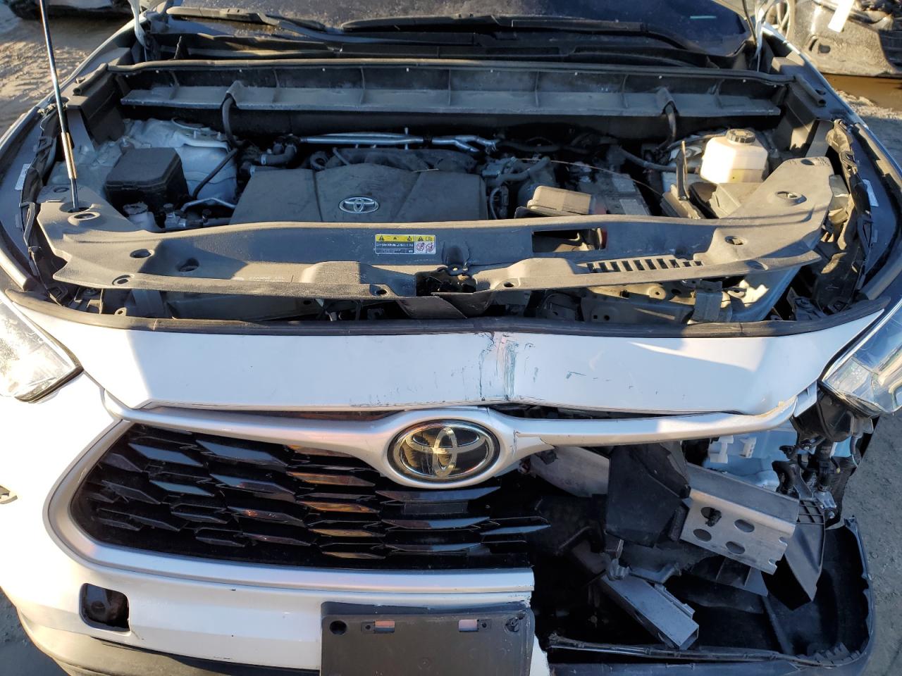 2021 Toyota Highlander - Image 12