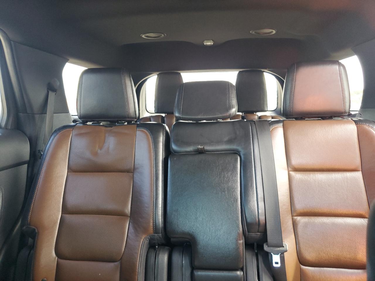 2011 Ford Explorer - Image 10