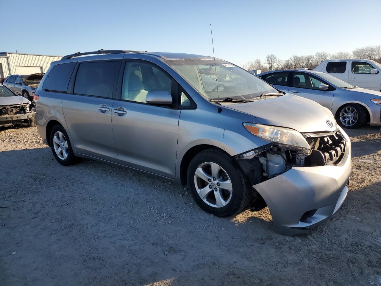 2013 Toyota Sienna - Image 4