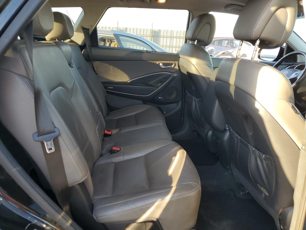 2014 Hyundai Santa Fe - Image 11