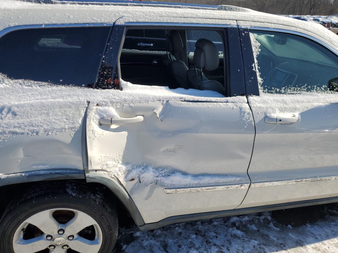2011 Jeep Grand Cherokee - Image 10
