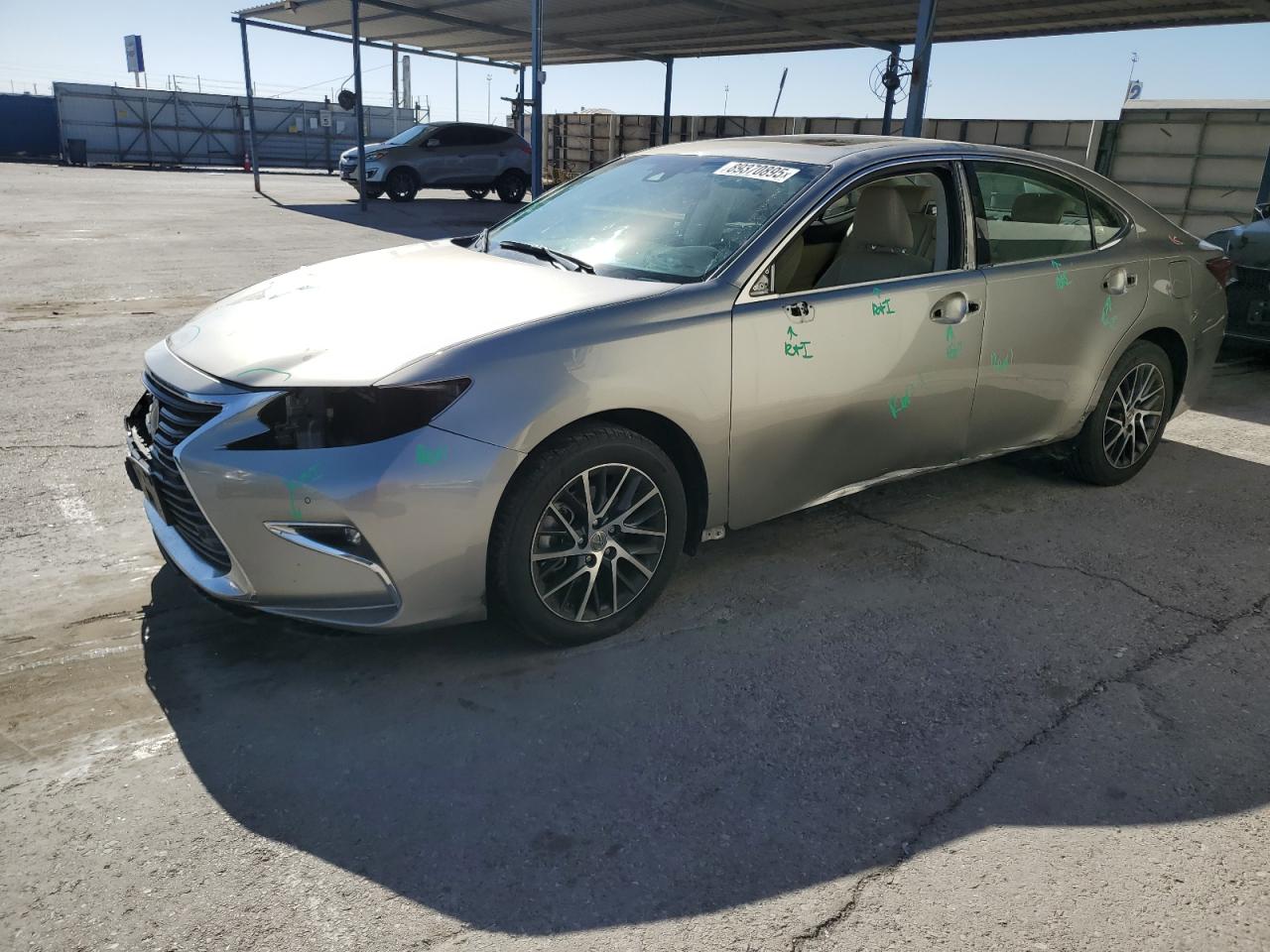 2016 Lexus ES - Image 1