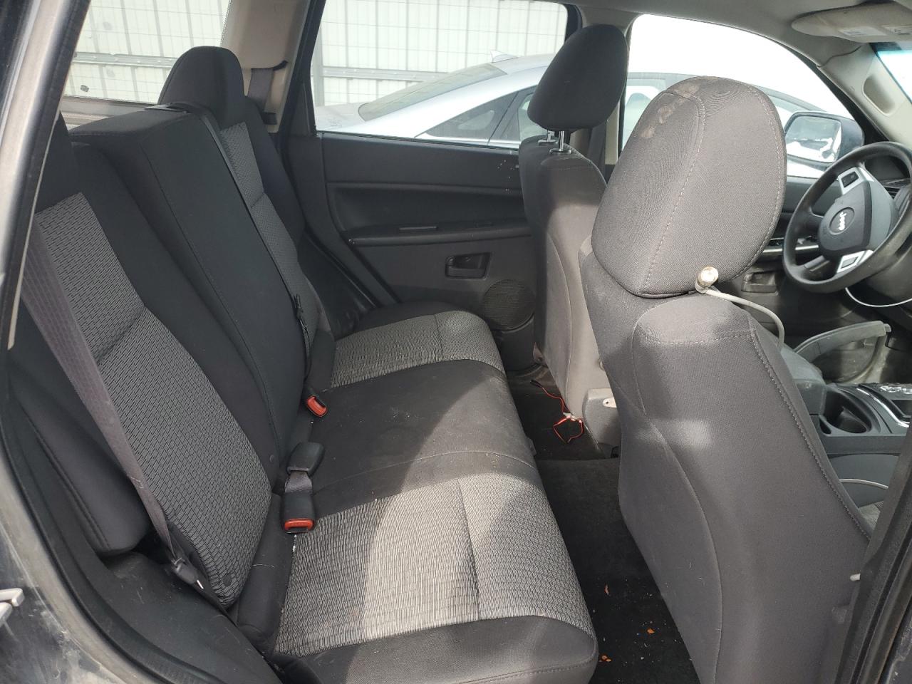 2008 Jeep Grand Cherokee - Image 11