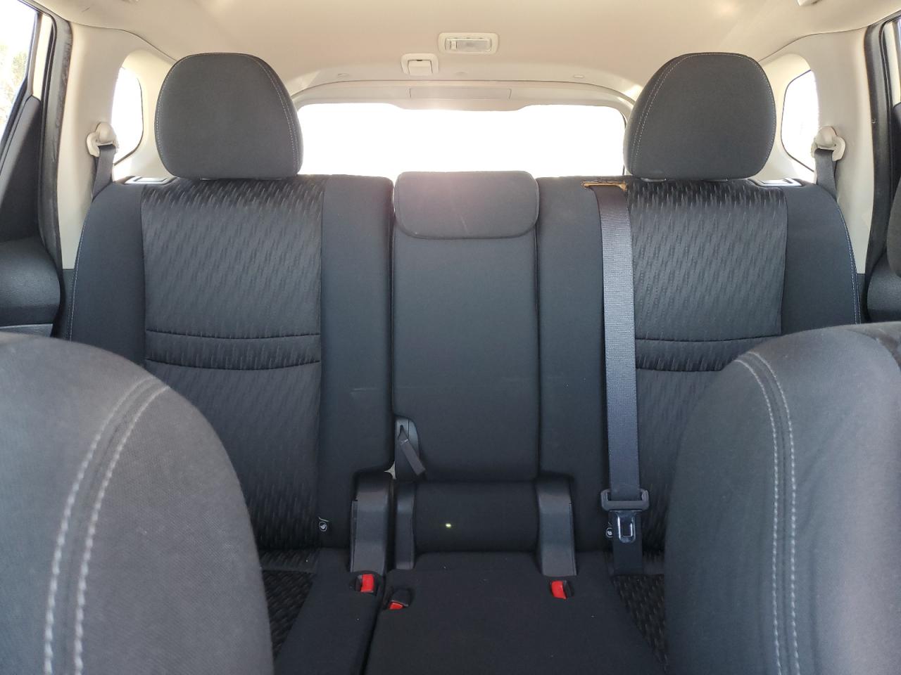2017 Nissan Rogue - Image 10