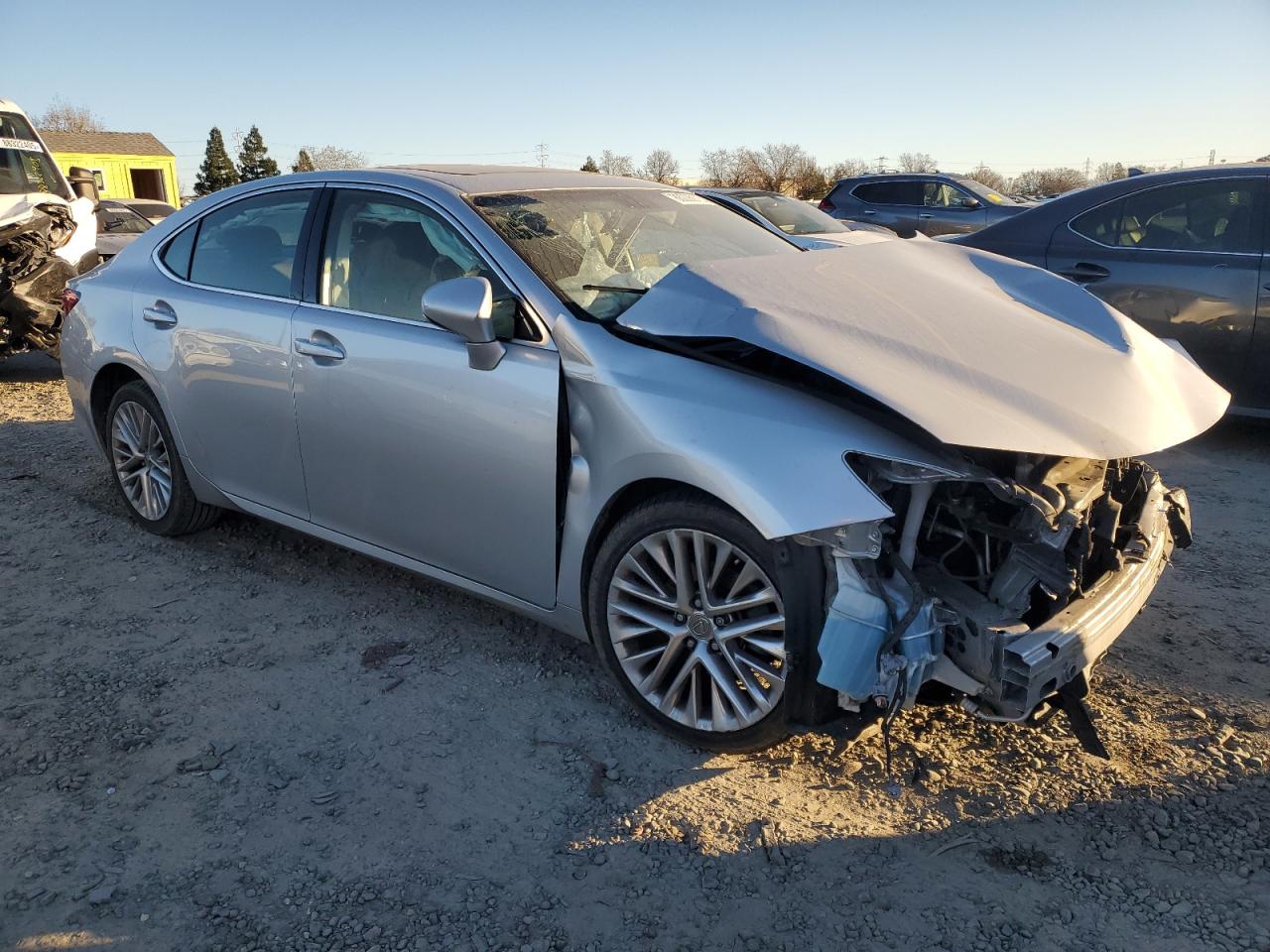2015 Lexus ES - Image 4