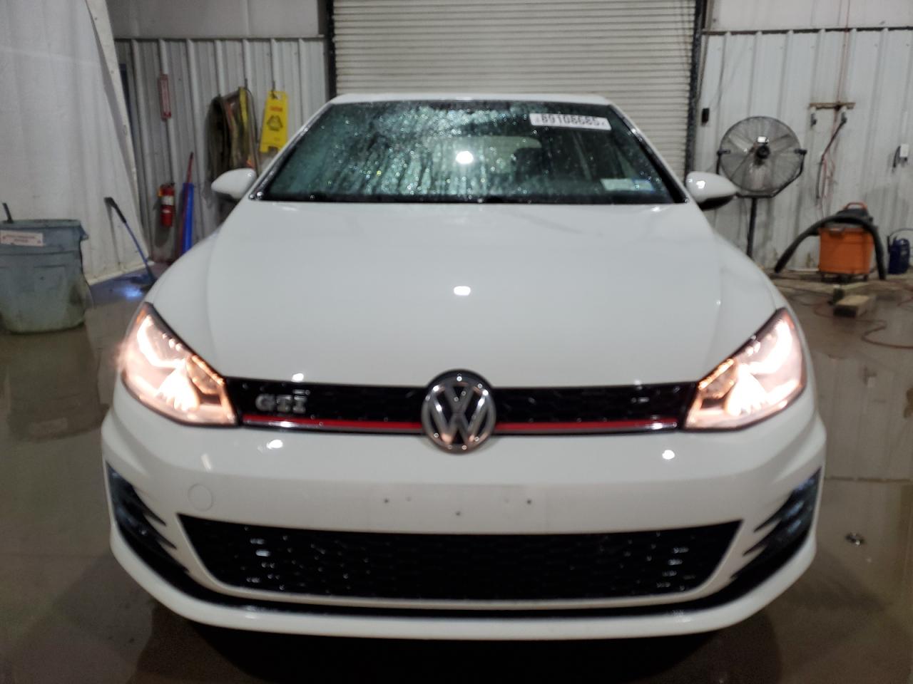 2017 Volkswagen GTI - Image 5
