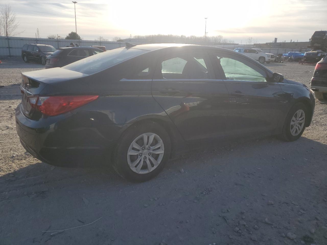 2012 Hyundai Sonata - Image 3