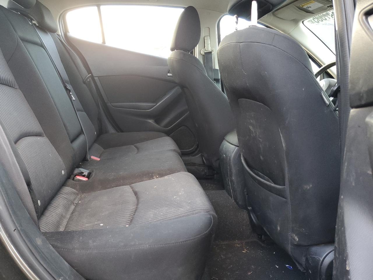 2014 Mazda 3 - Image 10