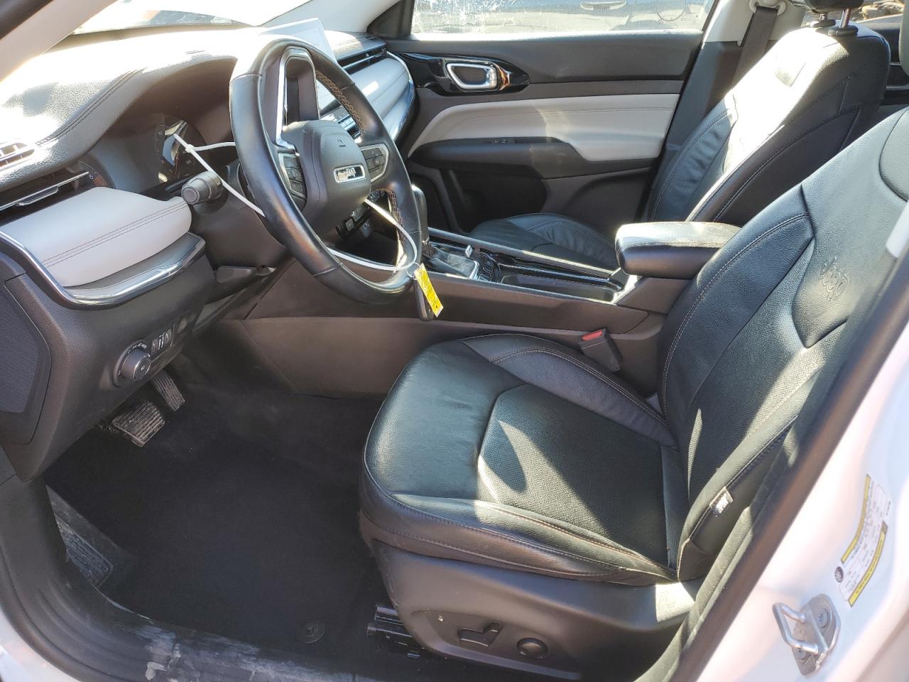 2022 Jeep Compass - Image 7
