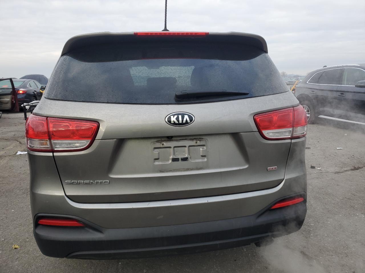 2016 Kia Sorento - Image 6