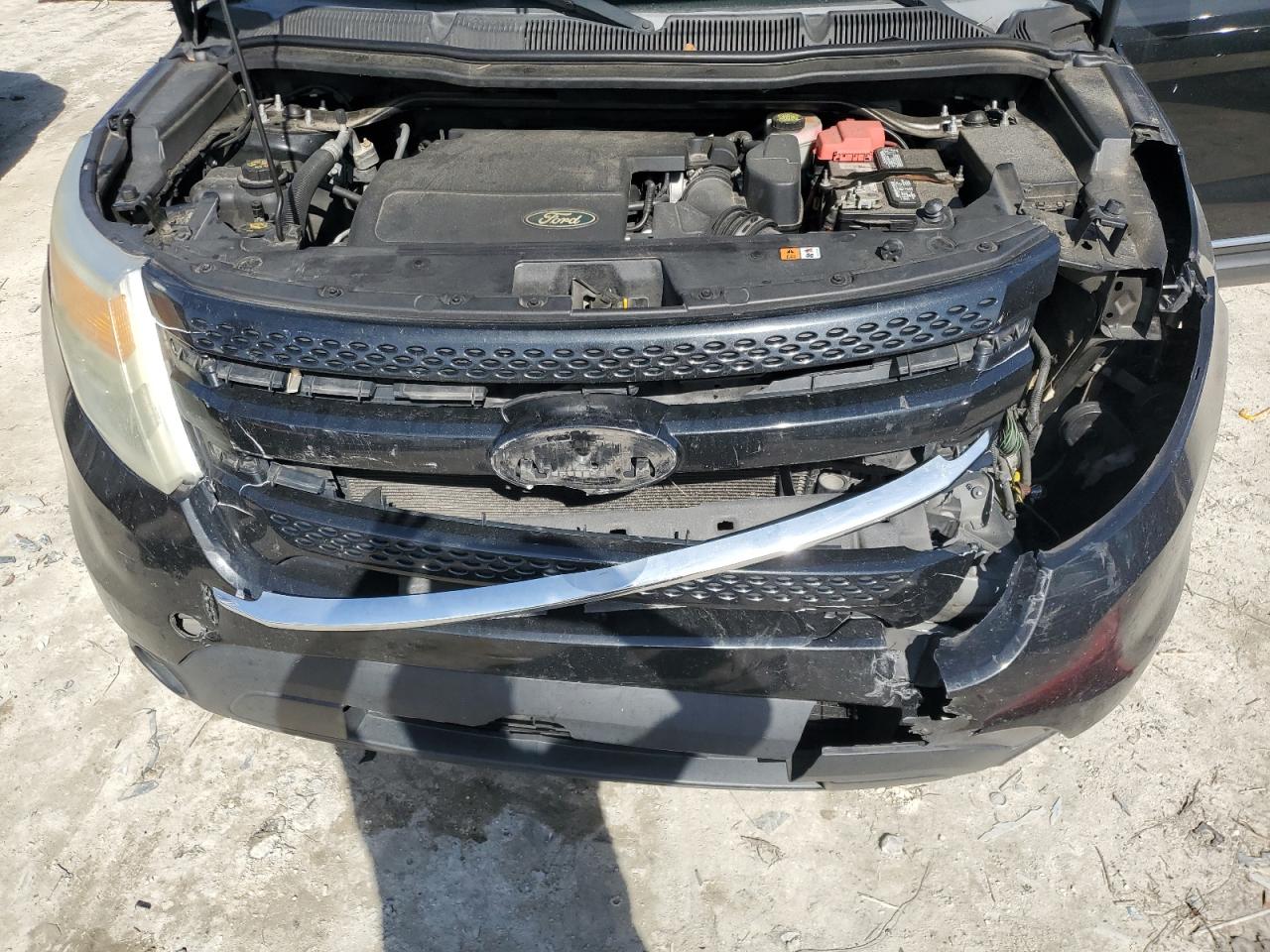 2015 Ford Explorer - Image 12