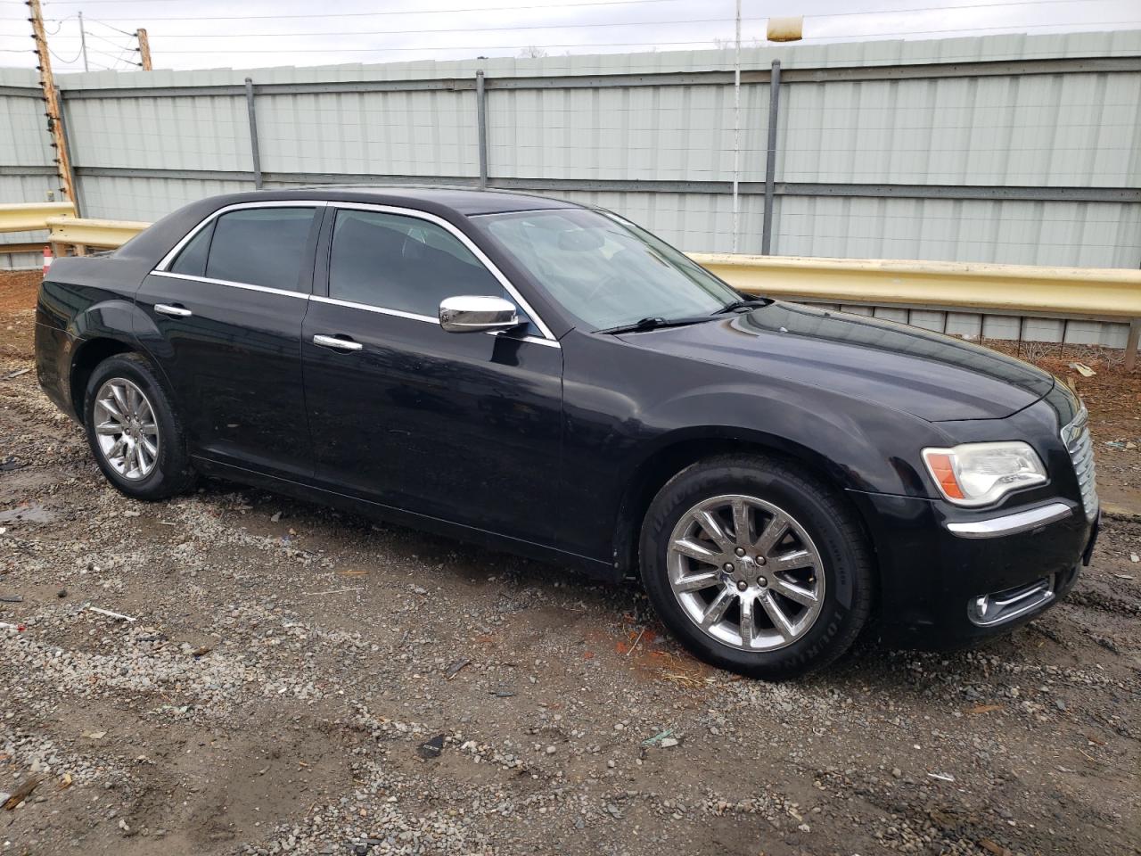 2011 Chrysler 300 - Image 4