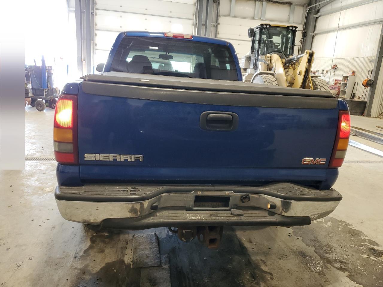 2003 GMC Sierra - Image 6