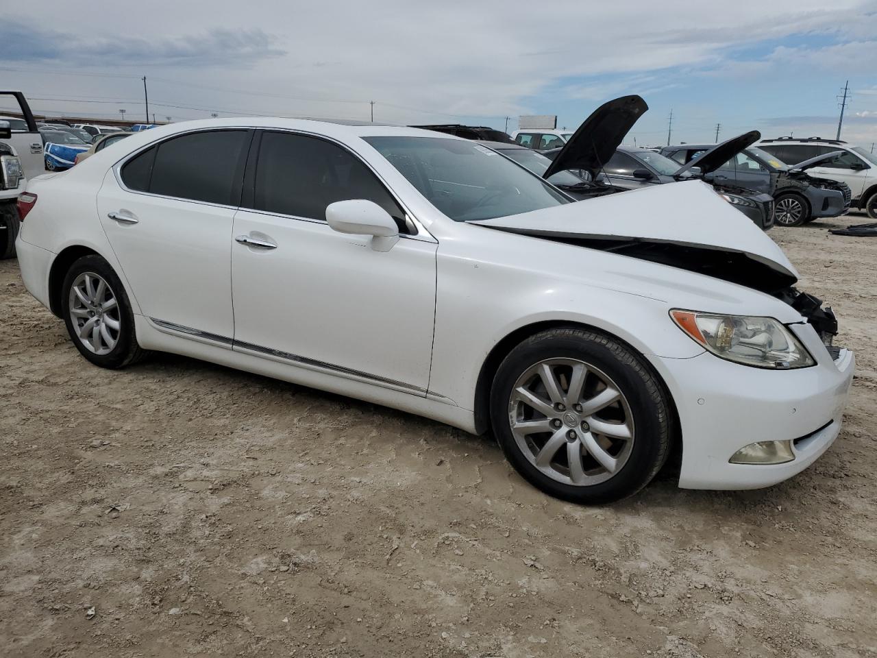 2007 Lexus LS - Image 4