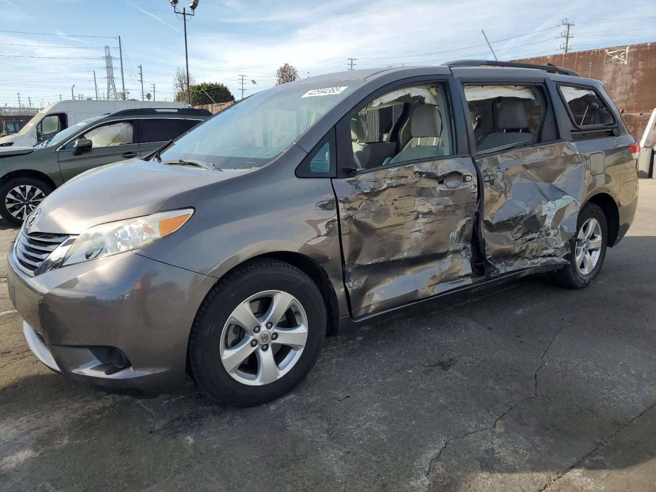 2014 Toyota Sienna - Image 1
