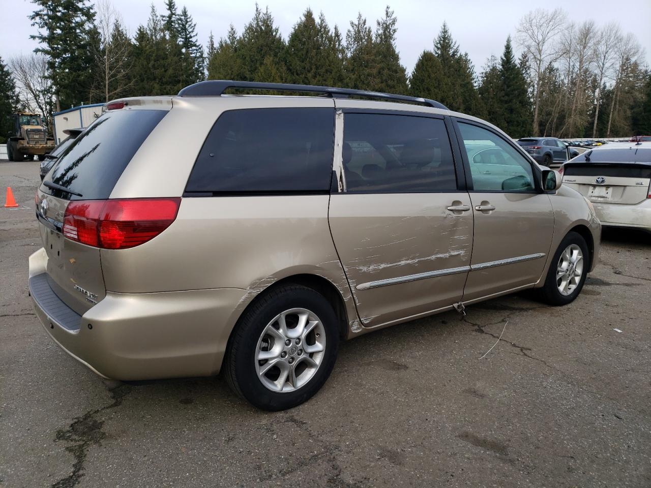 2004 Toyota Sienna - Image 3