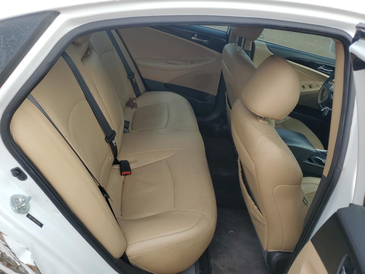 2014 Hyundai Sonata - Image 12