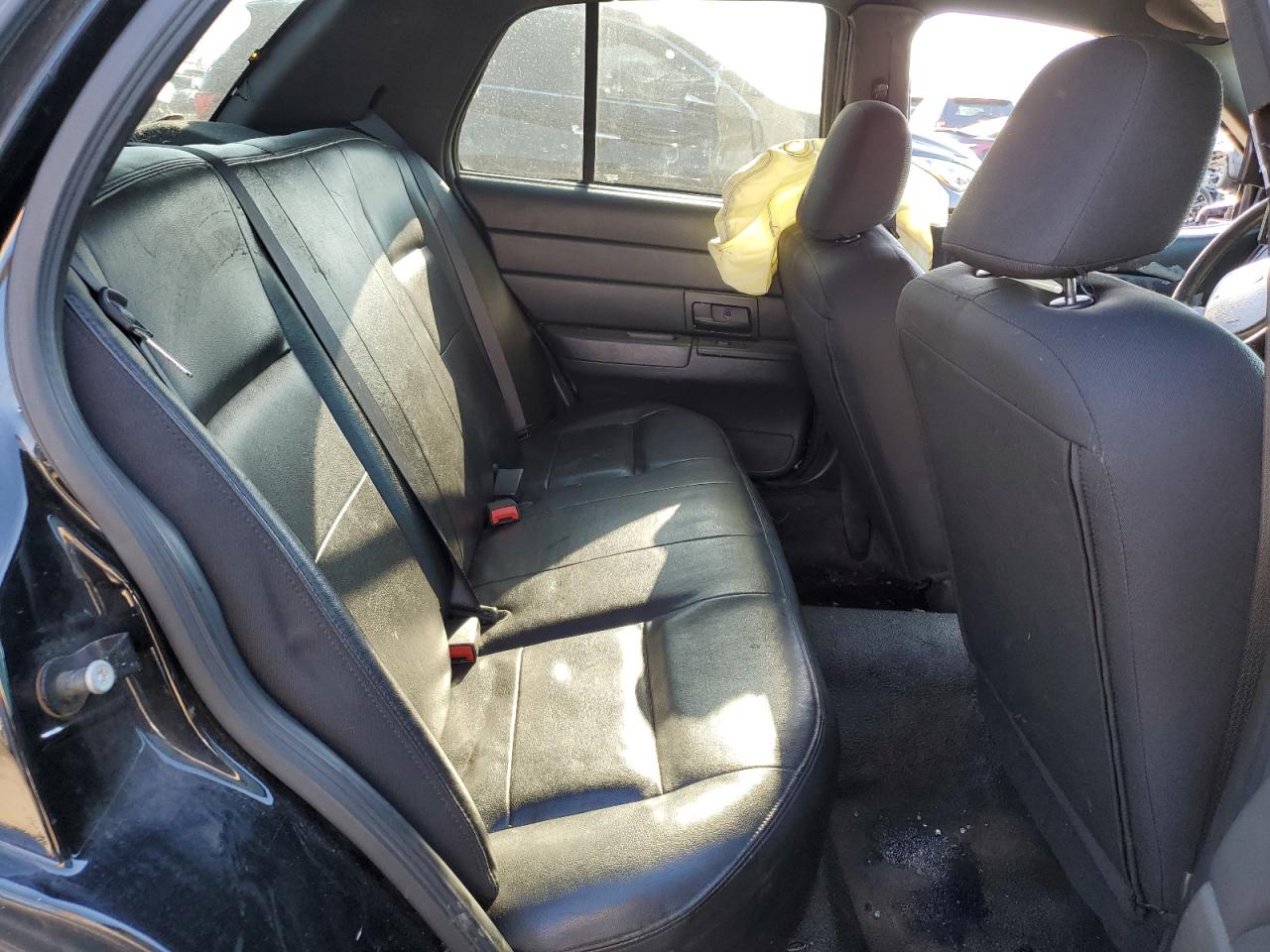 2008 Ford Crown Victoria - Image 10