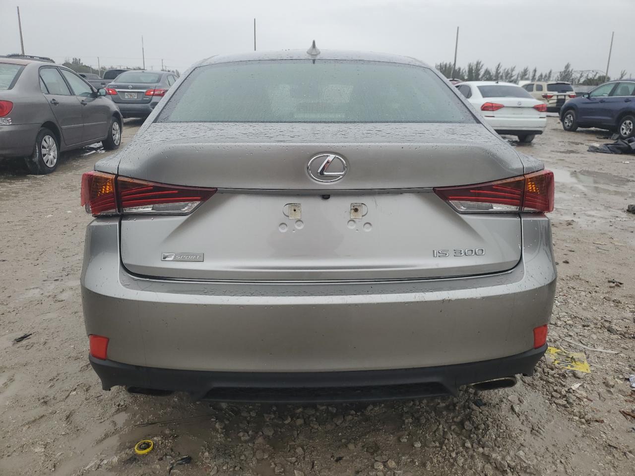 2018 Lexus IS - Image 6