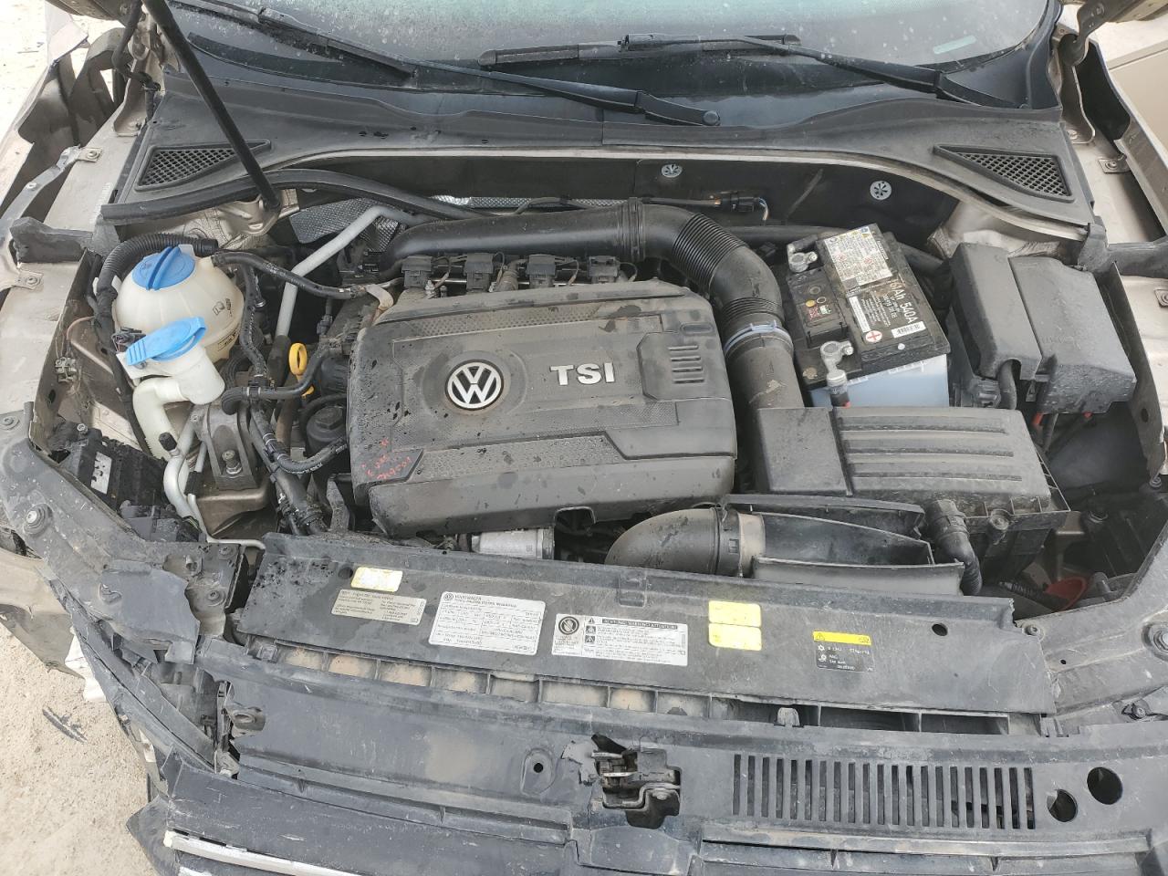 2015 Volkswagen Passat - Image 11